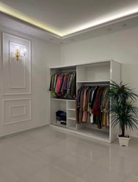 كنتور ٣م • سرير خشب طبلتين • النجف