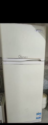 ثلاجه شغاله ومبدل ماطر وسعر 160 وبيه مجال 07727508182