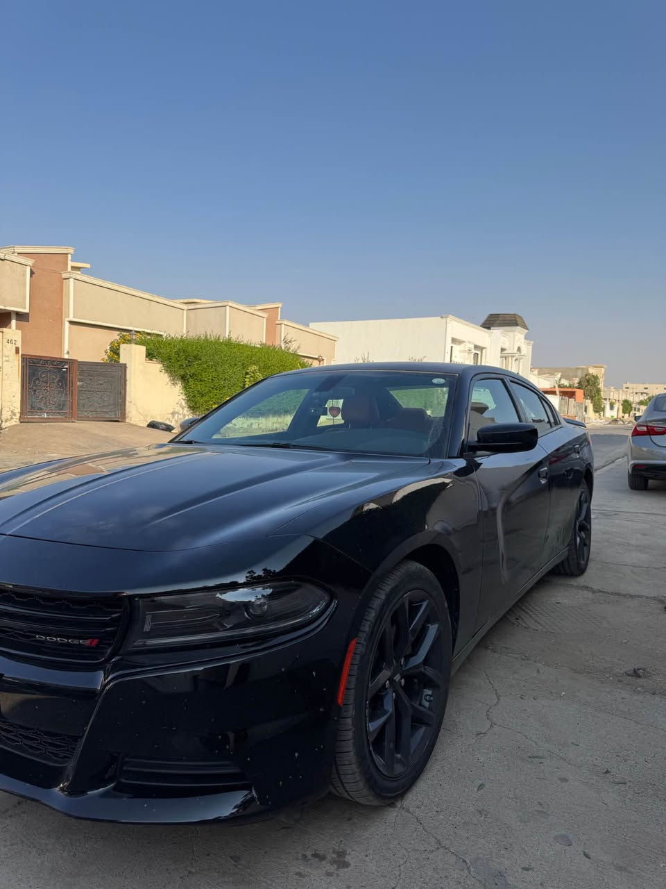 دوج جارجر sxt موديل ٢٠٢٣
اللون اسود
شاشة وكاميرا
مقاعد جلد 
تخم تاير جديد
محرك 3.6 لتر
عداد المسافة 34 الف ميل
هزة وفحص تاريخ جديد
رقم اربيل
حادث السيارة باب السائق تبديل نفس اللون بدون صبغ امام وخلف كبس ايرباك سليم ١٠٠٪؜ صورة الحادث مرفقة بالصور 
مكان السيارة اربيل كنجان ستي  
للأستفسار الاتصال على الارقام
***********
*********** أربيل, العراق
