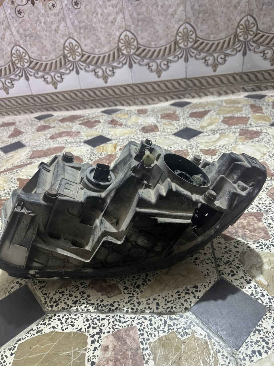 مازده جارجر ٢٠٢٣ وارد امريكي جهة يسره اذاينها مكسره فقط قيم بالي يرضي الله مكانها بغداد جميلة ***********
