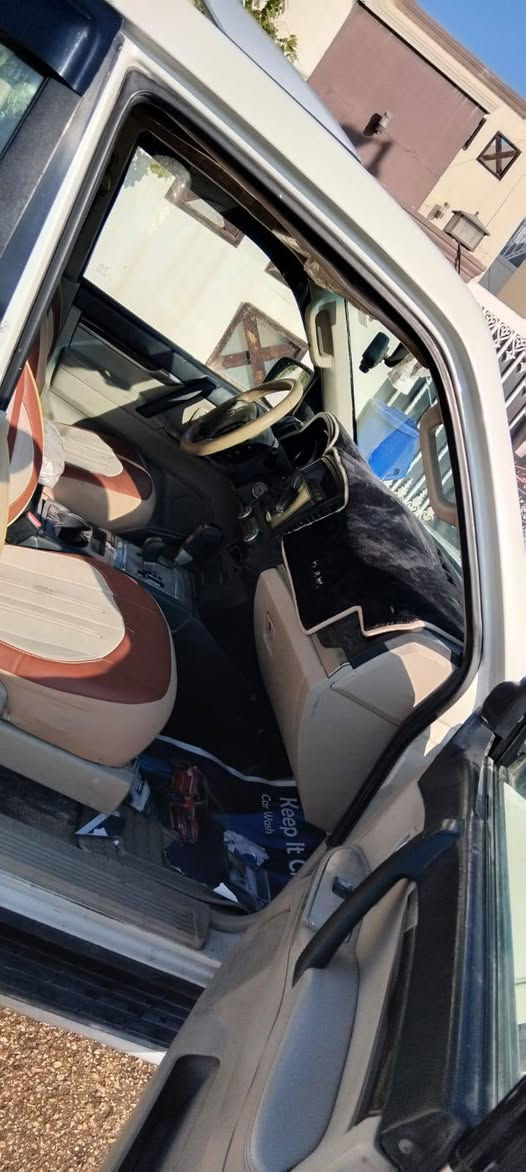 للبيع بالنجف معارض النجف الجديدة معرض بركات المصطفى متسوبيشي ( باجيرو )موديل 2010حبتور فول مواصفات المعروفةللأخير (1\1) رقم بغداد انگليزي دولي مميز السنويةمجدد لسنة20277
السيارة بيها صبغ عام أثر تجيه مگلوبة على صفحة السايق  كماموضح مع کافةالتفاصيل بالفيديو المرفق بالمنشور مع الصور
السيارةجاهزة بمعنى الكلمة من داخلها وخارجها
وجاهزة من محرك وگير وحداديةوتبريدمع تخم تاير كلها جاهزة بأذن الله مواصفاتها : -
(فتحة ودبل گیر اتوماتیک و دبل تانکي مع هوكات خلفي و أمامي مع محرك ٦سلند حجم3500 وگیر 7 نمر  مع فورويل و سعتها 7راكب مع تبريد 3قطع
غرفتها جديدة
و لايتات زنون مع بلاجكتورات مع  حساسات خلفية و شاشة جبيرة وكروس سرعة، مع يدات الابواب نيكل و دواخل السيارة لونين و مطعم صاج ، تحكم المري كهرباء و أشاير بالمري ، شاشة كبيرة و كامرة مع سبير تعليگ
  و بعد بيها مواصفات  ) معروضة ب(110$)ورقة و بيها مجال قليل والشراي يتصل و يتدلل رقمي بيه واتساب غير متواجد بالفيس 

 *********** النجف, العراق
