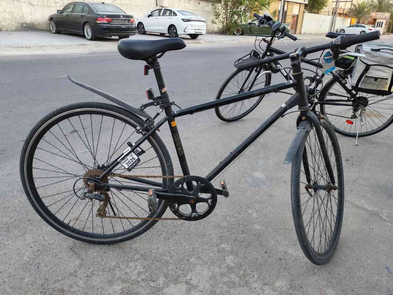 السلام عليكم كابتن علق تم ويوصلك سعر دراجه c700🚴🏻🚴🏻  باله اوربي ✨اي نقص مابيها دراجه كامله  الون اسود.  📍عنوانه كرادة مجمع مشن ***********
