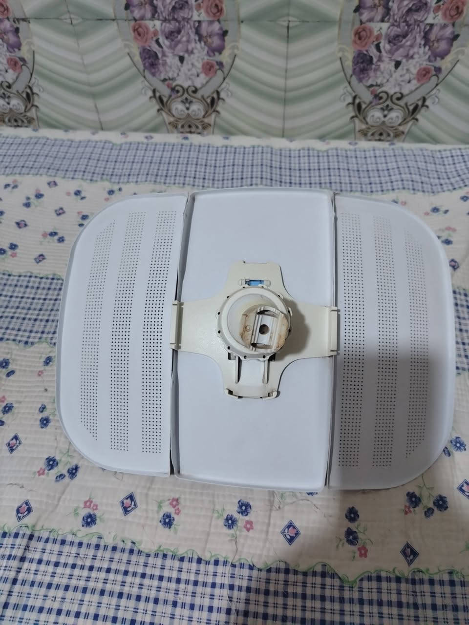 نانو للبيع جديد الي يريده يتصل او يراسلني متواجد ع فيس *********** بيه واتساب
