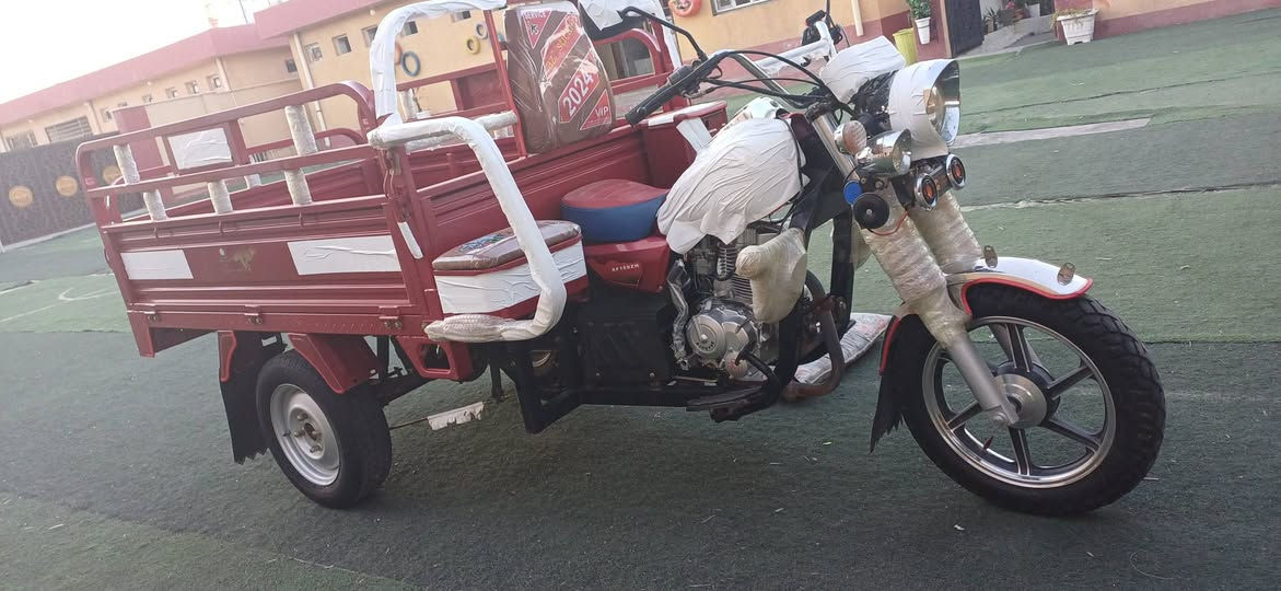 ستوته للبيع موديل 23مسجل رقم نكليزي السعر 3ملاين و300 بعدهه شركه رقم الهاتف ***********
