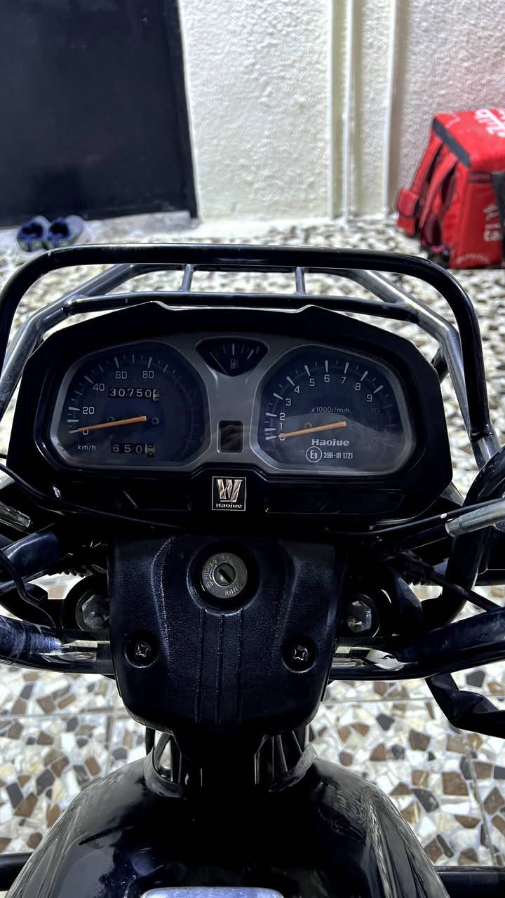 دراجة هاوجي للبيع مرقم بغداد تحويل ثاني يوم موديل 2023 نظام تعليك كير و دبلات جبلي مكان بغداد المحمودية 
دراجة نظيفة سعرها 2250 
*********** 
واتساب للاستفسار
