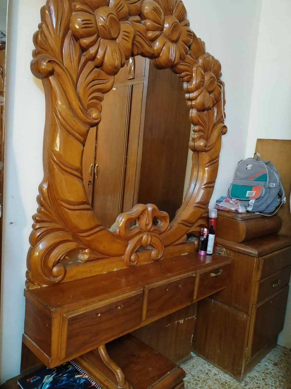 غرفه نوم خشب عراقي ثقيل ب 600 وبيها مجال
