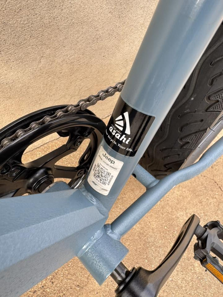 السلاًم عليكمً اخوانيً الغواليً عندي هذي ماركة    (Jeep) حجم 26 جبلي عرض التايرات 300 
معدنه حديد  مديل حديث 2024 سستم 
شيمانوا 1/6 قياس M الدراجة نظافة 100/90 
عل وضع شركة كلهاا بلادي سعرهاا 250 الف 
وبيها مجال بصيط الاستفسار ***********
عنواني موصل تتوفر خدمة توصيل لجميع 
محافظات العراق وتحياتي للجميع
