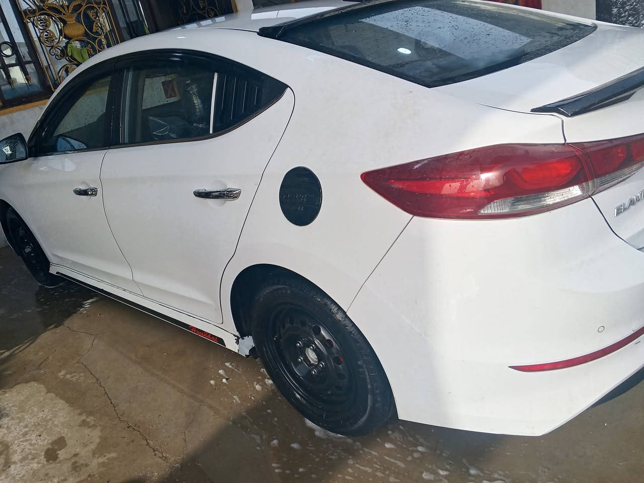 السلام عليكم النترا 2017خليجي باسمي فول مواصفات ما عده البصمه  سياره جاهزه من ايدك للشارع أحله من الصور صدر تخم تأير جديد عله وضع الشركه محرك 2000 هذا رقم الهاتف ***********
