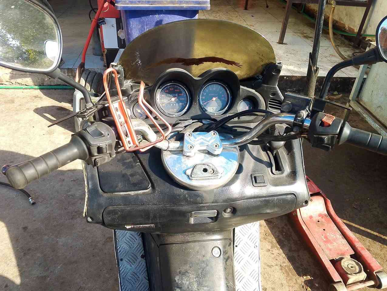 سلام  عليكم فورزه 06 دراجه نكره ونضيفه كهربائيات كله شغاله نظام ABS اطفاء وتشغيل تلقائي في عند الوقوف في التقاطع  تجي تفحص يلا تاخذ سعر 575 وبيه مجال مكاني بغداد الدوره رقم ***********
