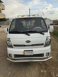 كيا 2700موديل 22 سنويه الا 27  مكفوله بس هاي لضربه بالباب كدام لعين ما...