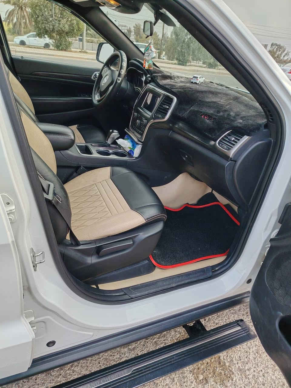 جيب 2019 امريكي
لأريدو 

بدون حادث بيها فقط بارد

فول عدا فتحه 

دوسات ترحيب 

جنطه كهرباء 

كشن كهرباء

كشنات جلد 

كشنات تدفئه 

فور ويل

شاشه كبيره 

سياره جديده ونضيفه 

محور غاز 

رقم اربيل

مكان السياره ديالى 

☎️ ***********
