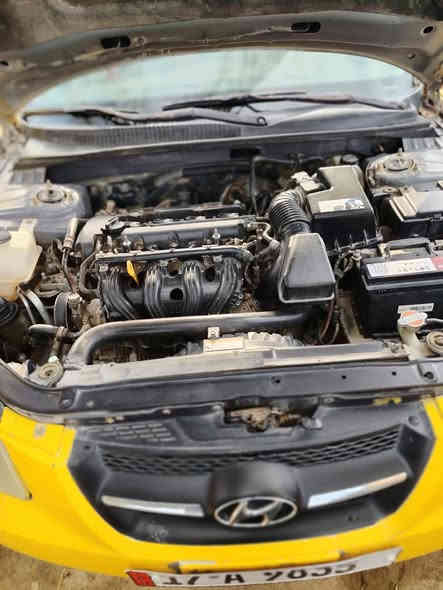 سوناتا 2006 خليجي مكفوله من ضربه والتبديل كير عادي محرك كير تبريد ثلج حداديه كهربائيات كلها جاهزة سعرها 78 مكاني ديوانيه شراي يراسل لو يتصل ***********
