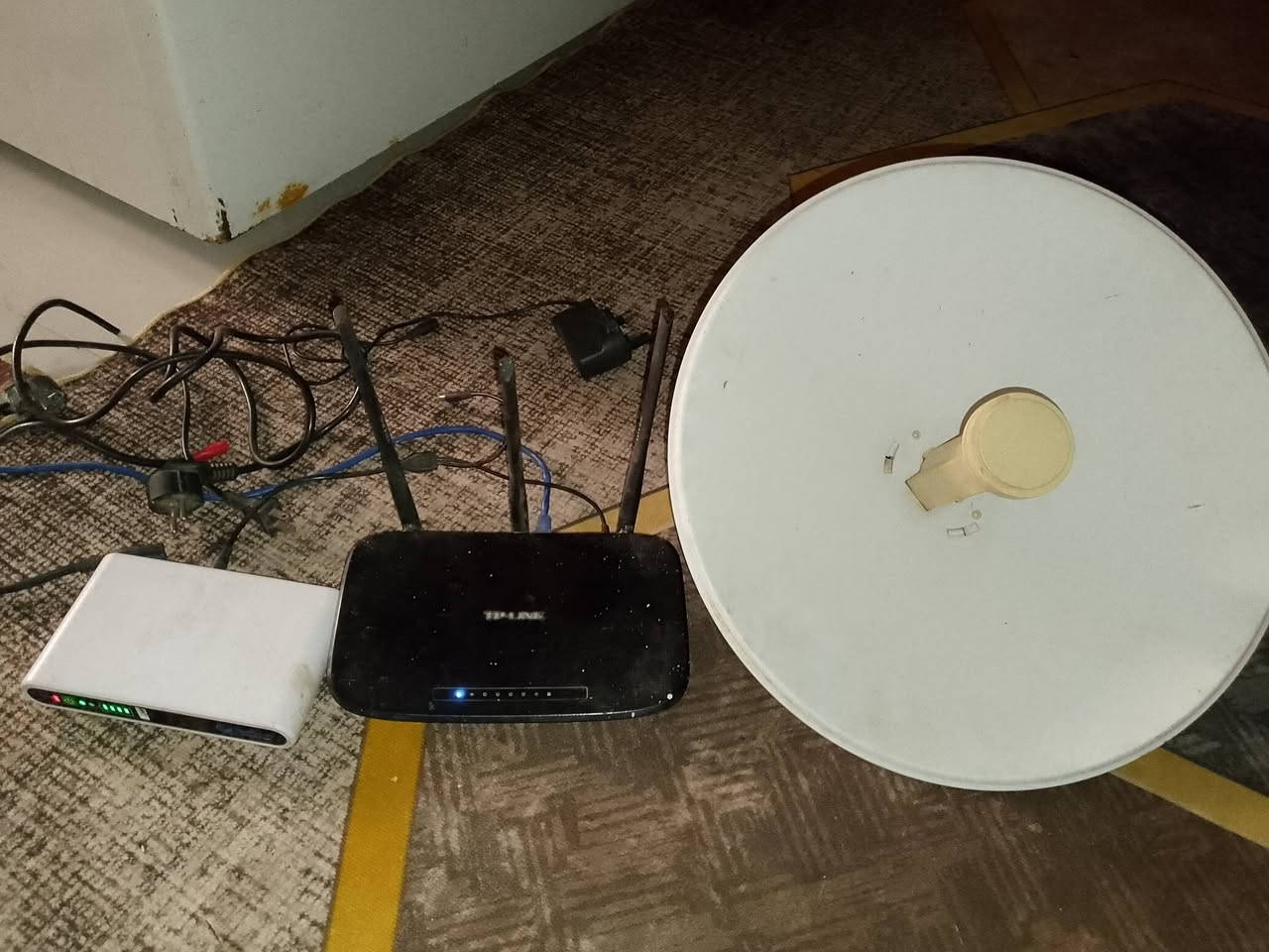 منضومه انترنت كامله للبيع مع يوبيس وياه جديد 
اتصال 0772768258


**إذا كنت صاحب هذا الإعلان وتريد حذفه لأي سبب، رجاءا أرسل رسالة إلى الدعم الفني**