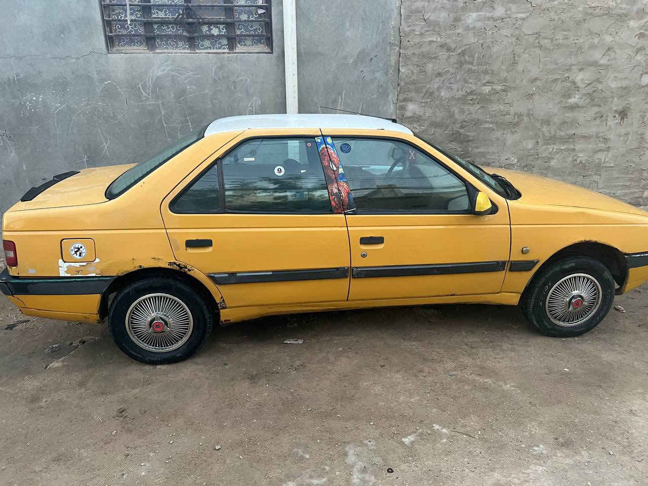 السلام عليكم
بيجو 405 

محور كير ومكينه كورله 

تبريد ثلج شرط على الفحص 

رقم إنكليزي مداور ثاني يوم بسمي 

مصفره هيئه وغرامات 

متواجد في واتساب اتصال 

***********
