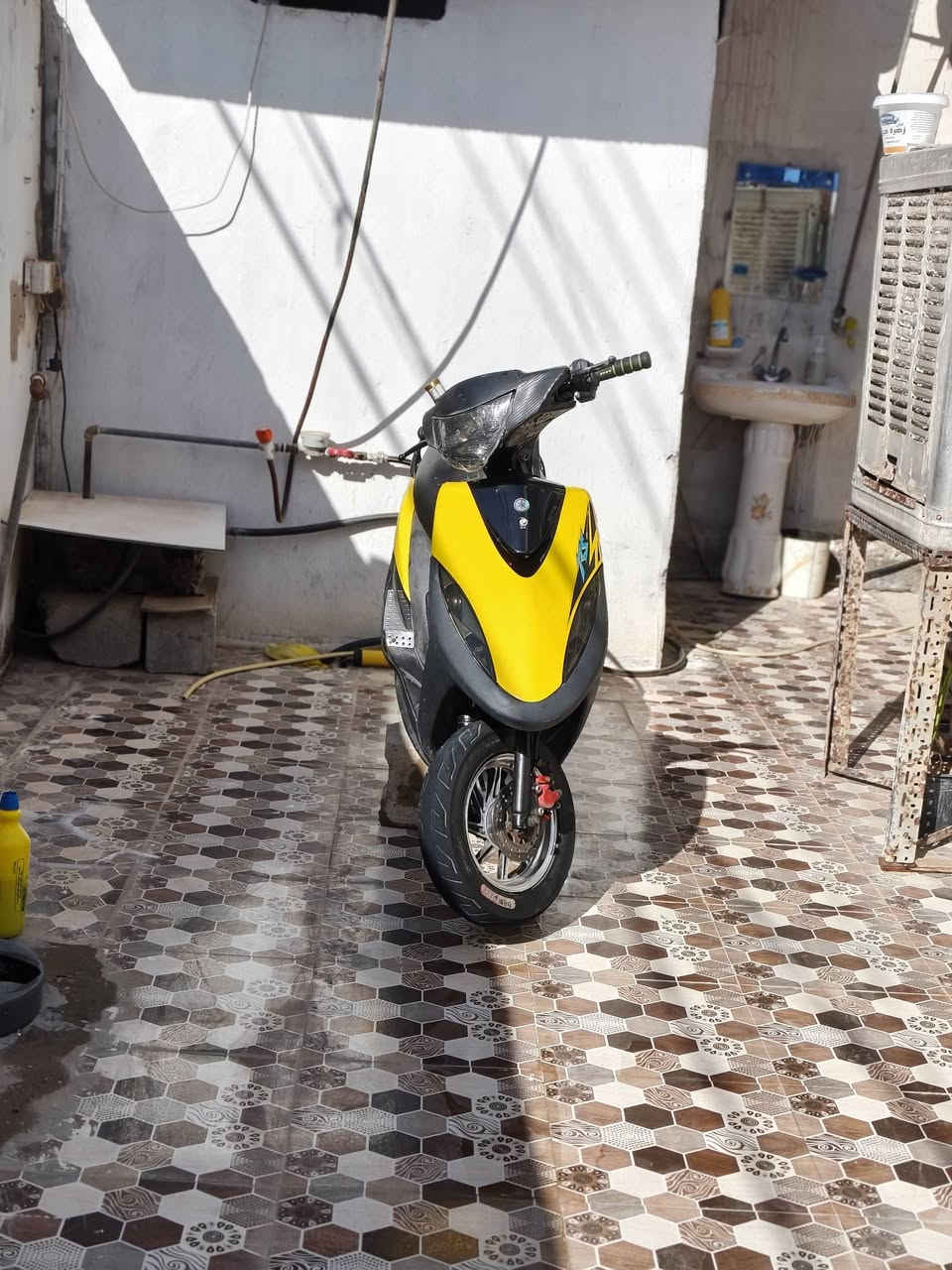 السلام عليكم ماكس للبيع الدراجة حلوة نضيفة بس معلكة ولفات مكاني ديالى بهرز وهذا رقمي للتواصل***********سعر خاص
