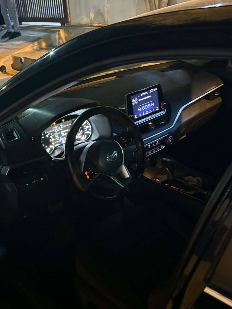 ئاڵتیما 2019 رەنگی رەش مواسەفات s 
یەک پارچە سبوغ بەس بۆنیت بێ بەدەنە بێ شانسی بێ ژورەوە بێ  ئێرباگ کەمی ساردیشی هەیە سەیارەکە هی خۆمانە و هی مەعرەز نیە گێر مەکێنە بەشەرەت تازە سێرڤزیش کراوە سەنەویشی تازەیە هەزەی تازەیە بەشەرت تەحویل و غرامە و وەکالە كركوك, العراق


**إذا كنت صاحب هذا الإعلان وتريد حذفه لأي سبب، رجاءا أرسل رسالة إلى الدعم الفني**