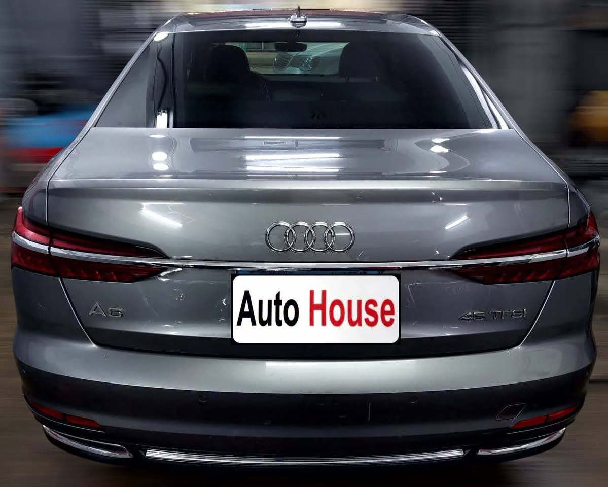 🚘 للبيع | Audi A6 S line موديل 2020 | أعلى فئة

✅ موديل 2020
✅ الفئة S line – أعلى تجهيز
✅ عداد 129,000 كم
✅ صيانات توكيل بالكامل
✅ كاوتش جديد
✅ حالة ممتازة وجاهزة للفحص

أبرز الكماليات: ⭐ محرك 2.0 TFSI تيربو مع فتيس S tronic ⭐ عدادات Audi Virtual Cockpit ⭐ شاشتان MMI Touch ⭐ نظام Audi Drive Select ⭐ فرش جلد فاخر ⭐ كراسي كهرباء بذاكرة ⭐ تكييف أوتوماتيك 4 مناطق ⭐ إضاءة داخلية Ambient Light متعددة الألوان ⭐ فتحة سقف ⭐ كاميرا خلفية + حساسات أمامية وخلفية ⭐ مثبت سرعة ⭐ دخول وتشغيل بدون مفتاح ⭐ LED Matrix Headlights ⭐ جنوط رياضية S line ⭐ مرايات كهربائية ضم وتسخين ⭐ Apple CarPlay & Android Auto

السيارة بحالة ممتازة جدًا، صيانة منتظمة، ولا تحتاج أي مصروف.

📍 المعاينة: الإسكندرية
للاستعلام 01210996798 الاسكندرية, مصر


**إذا كنت صاحب هذا الإعلان وتريد حذفه لأي سبب، رجاءا أرسل رسالة إلى الدعم الفني**