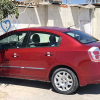 نيسان سنترا ٢٠١٠ ماشية ٧٢ الف  سيارة كلين  تدفئة تبريد شغال والنيسان م...