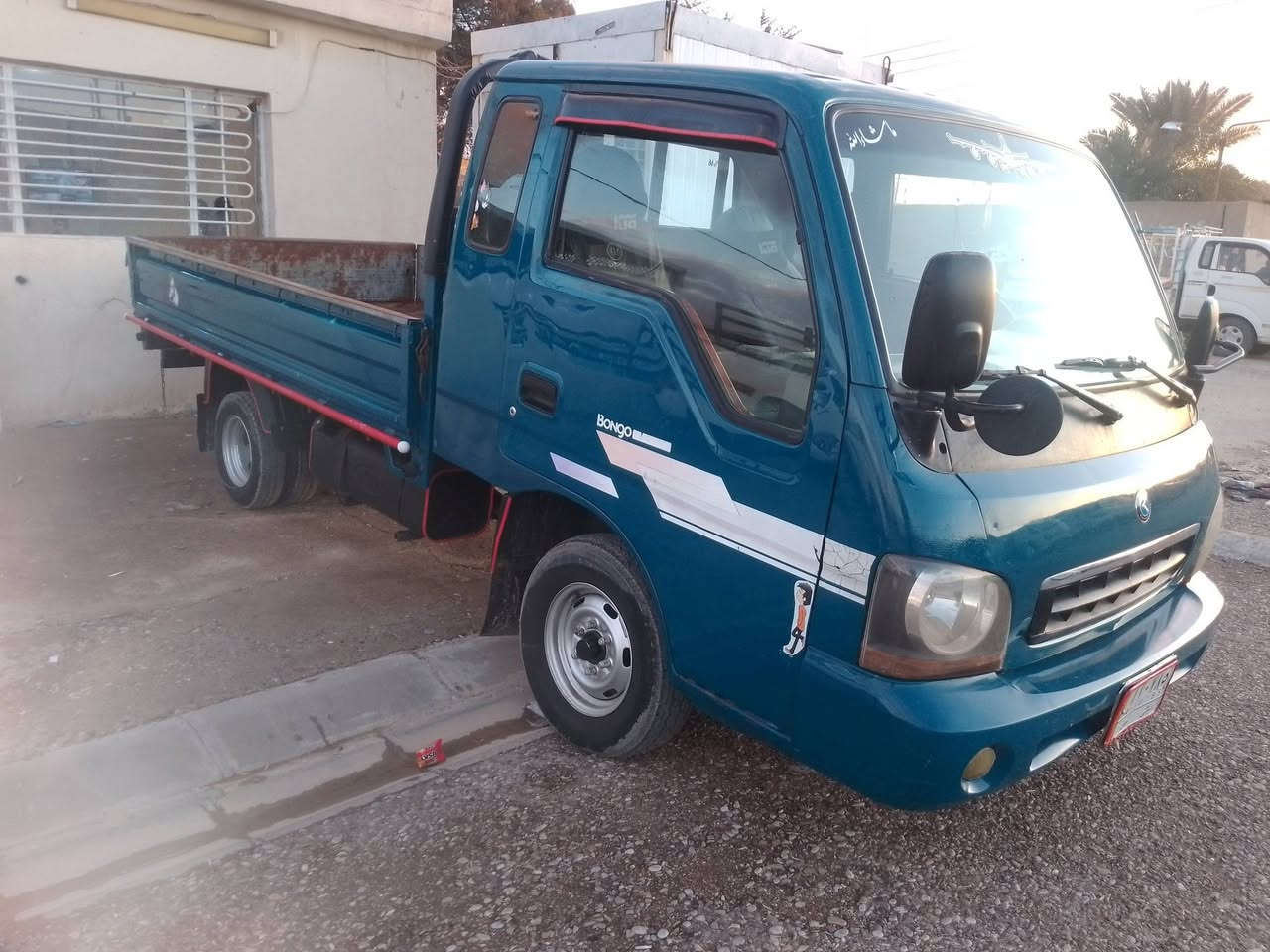 كيا حمل ام عيون موديل 2003 سنويه ما صاقطه قماره ثابت 7جنكال  قماره وربع حاكيه رقم اديالى الماني حصه گاز امعممه على كل المحافظات محرك 3000 مفتوح سياره لاصبغ ولا تكحيل بلادي محرك گير اكسل شاصي بل شرط بل شرط كهربائيات شغاله كيجات اي نقص ماكو مكاني كركوك 
رقم الهاتف *********** متواجد عل نت السعر( 80)
