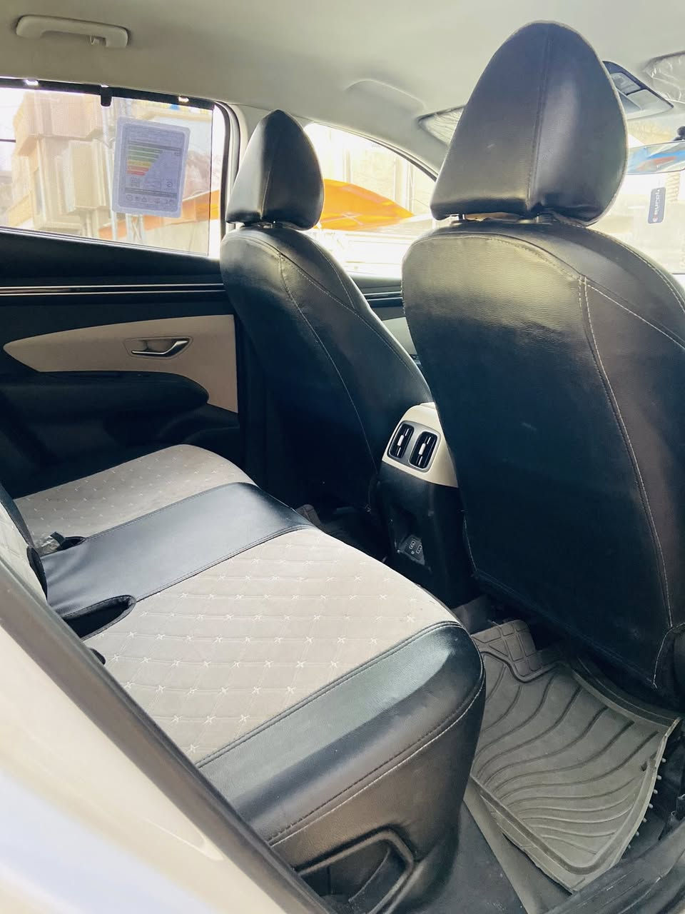 سياره للبيع هونداي توسان موديل 2023السياره خليجيه مكفوله كفاله عامه من الضربه والصبغ
السياره رقم بغداد الدولي…  السياره ماشيه 35 الف
المواصفات : بصمة دخول ذكي التشغيل عن بعد سايد بريك دكمه داخل اوفايت ويل 18 حساسات اماميه خلفيه كشنين كهرباء كامره دواره تحكم استيرن جهتين تبريد قطعتين مري شفط شاحن واير لس مكاني بغداد رقمي ***********
