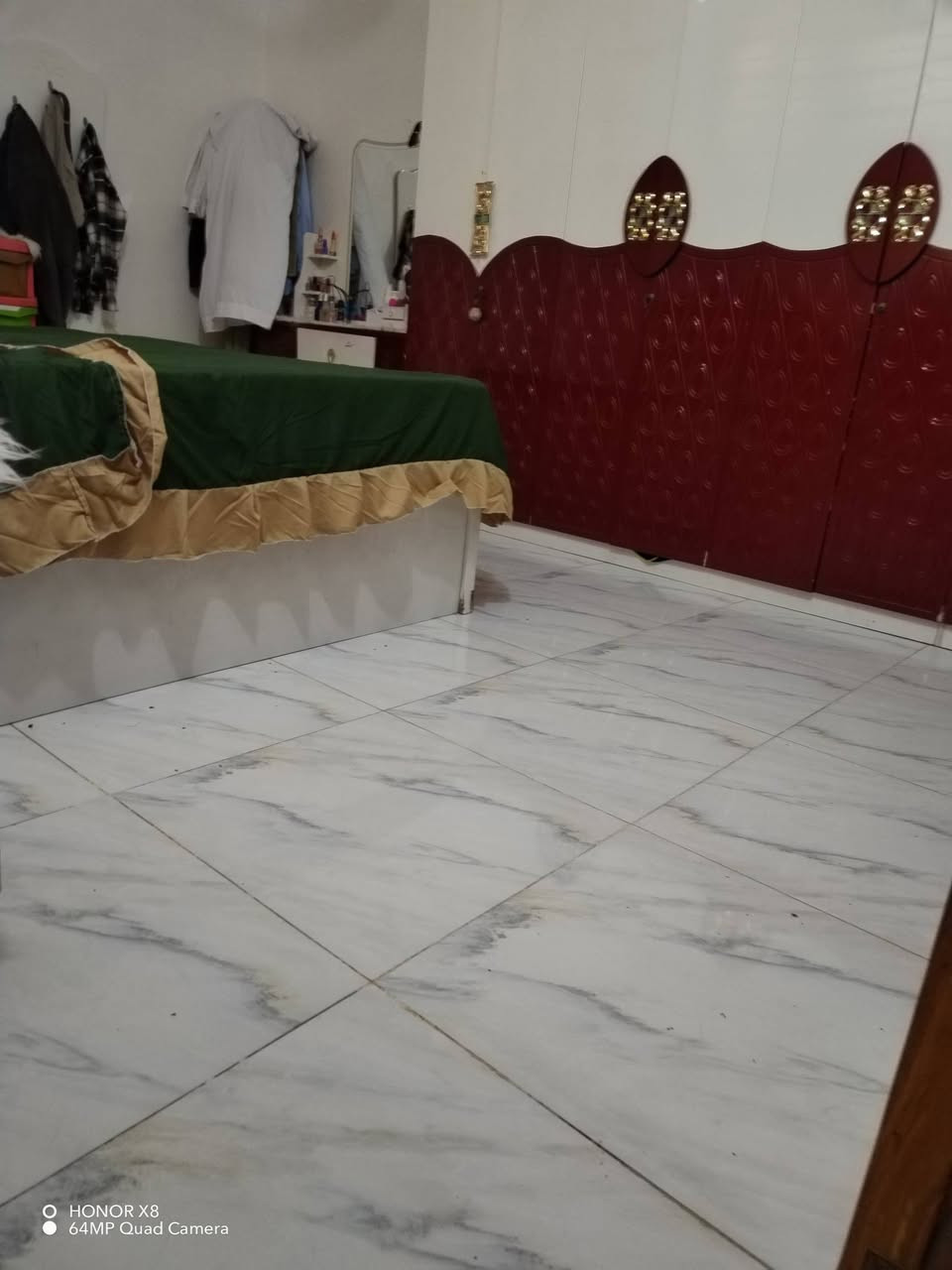 دار للبيع في حي الجامعه الزراعي نهاية شارع عشرين قربت أسواق الجوهره المساحه ٢٠٠ متر بناء درجه ممتازه البيت بناء طابوكه السقف كونكريت مسلح
يحتوي على
غرفتين وصاله
وبراني
مطبح حار وبارد 
حمامات عدد ٣
تواليت داخليه وخارجيه  عدد ٢
استفسار أكثر الاتصال على الرقم *********** او *********** واتساب متوفر
