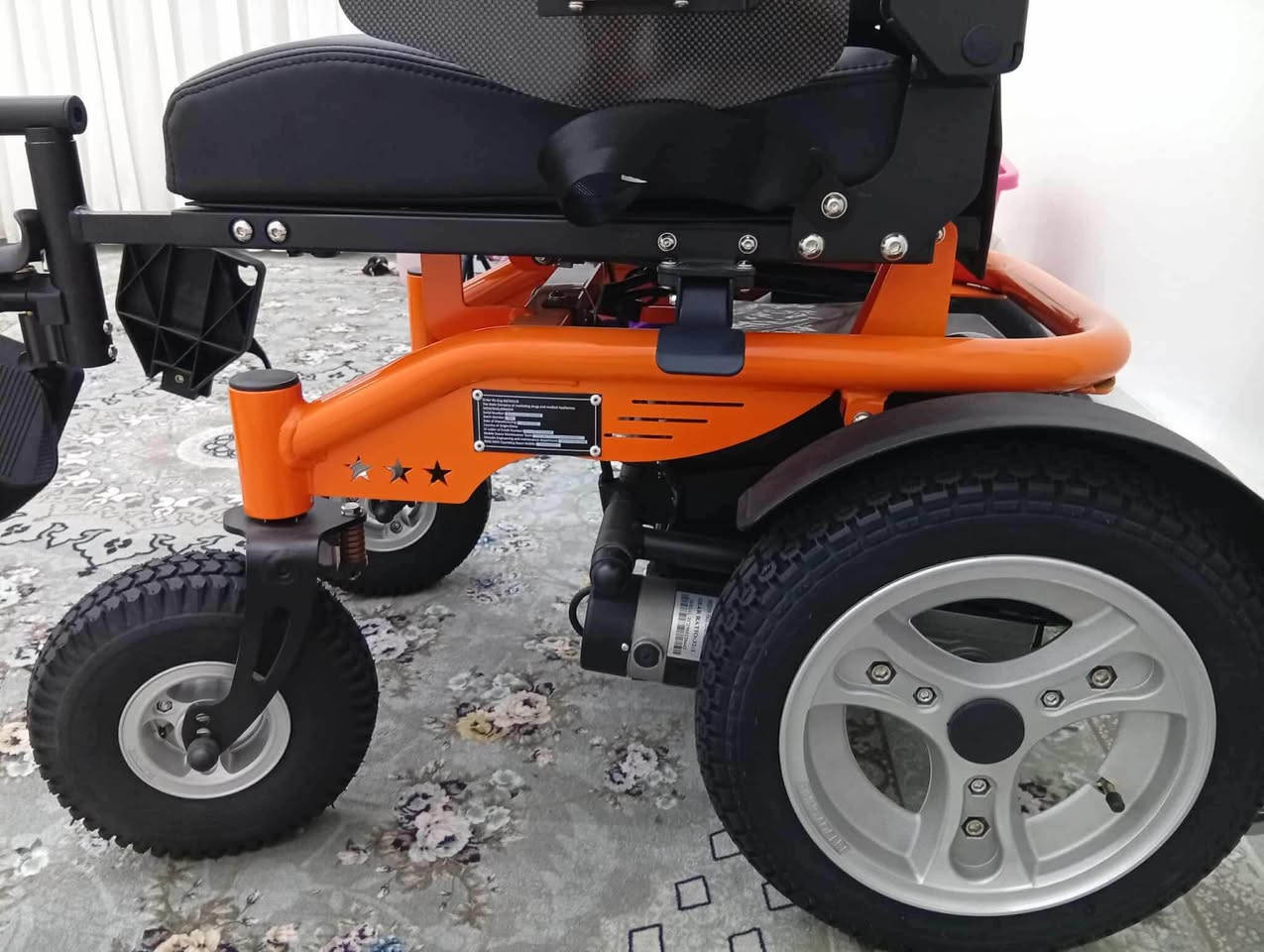 فرۆشتن عه‌ره‌بانەی خاوەن پێداویستی تایبه‌ت حە‌جمی گەوره‌یه هه‌تا200کیلۆهه‌له گرێت ده‌بل پاتری گەوره‌یه واتە دووپاتری گەوره‌ی له‌سه‌ره 
قایشی کە‌مه‌ر به‌ستنی پێوەیه 
عه‌ره‌بانە‌کە 30ڕۆژه کڕاوە به لۆکی هیچ ئیشی نەکردووه نە‌دراوە له‌شه‌حن هه‌رکەس کڕی ئه‌بێت 
خۆی 6سه‌عات بیدات له‌شه‌حن سیعری زۆرهه‌رزانە السليمانية, العراق


**إذا كنت صاحب هذا الإعلان وتريد حذفه لأي سبب، رجاءا أرسل رسالة إلى الدعم الفني**