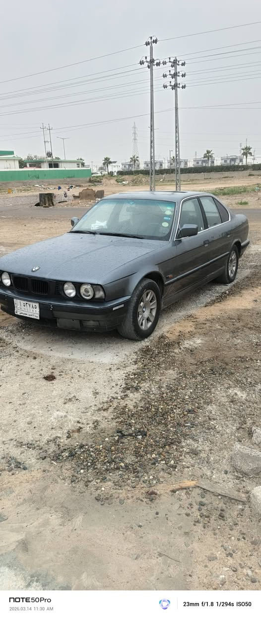 اسلام عليكم
للبيع بي إم موديل 90 محرك مفتوح كير عادي 
محرك جديد شرط لا تبخير ولا تنقيص مصبوغه عام جماليه
مكفوله من الحادث تبريد شغال غرفه نضيفه كهربائيه شغاله
سنويه لل 28 صلاح الدين شرط التحويل السعر 45
مكان السياره صلاح الدين القادسية رقم (***********)
