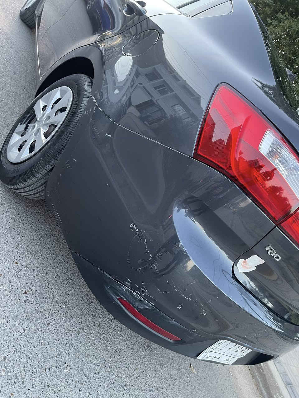 السلام عليكم
كيا ريو 2013 محرك 1600 وارد امريكي للبيع 
- ماشية 69 الف ميل 
- حادثها تبديل دعامية امامية وبارد بين باب السايق والجاملغ الامامي 
- تحكم ستيرن جهتين 
- ⁠جام كهرباء
- ⁠السيارة بيها طخات خفيفة موضحة بالصور 
- ⁠السعر 82$
- ⁠بغداد - السيدية
- ⁠للتواصل ***********
