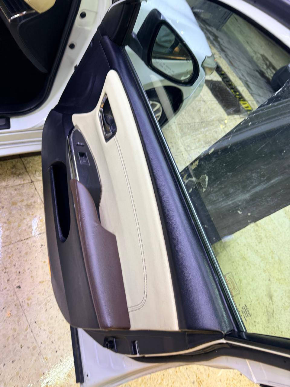 ✈️ تويوتا  افالون 2013هايبرد بحالة الوكالة 🏆🏆
⚡️للبيع بسعرمناسب 12500 وقابل للتفاوض 
فل كامل اعلى صنف 
فحص 2جيد 
قير وماتور ونظام الهايبرد والبطارية فحص 100%
فتحة كريستال 
شاشة الاصليه 
كراسي كهربا 
كاميرا خلفية 
لون  مميز 
غرفة داخلية جلد بحالة الوكالة 
تحكم طاره  
طقم كوشوك نخب جديد 
حساسات 
والعديد من الاضافات المميزه 
مكيف حامي بارد  100 ٪
ماتور 60 ٪
جير جـــــــــــــــــــيـــــد 
اكسات جـــــــــــــــــــيـــــد

الرجاء التواصل للجادين فقط 
السيارة لا تحتاج اي نوع من صيانه 

للتواصل 0798614377


**إذا كنت صاحب هذا الإعلان وتريد حذفه لأي سبب، رجاءا أرسل رسالة إلى الدعم الفني**