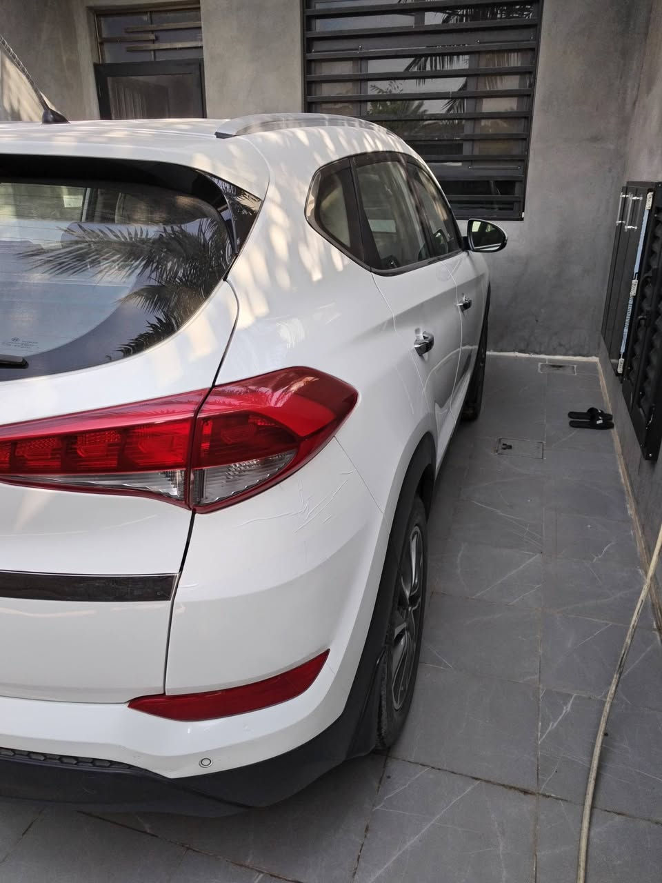 السلام عليكم توسان 2018 خليجي ماشيه ٨٥ مكفوله من الصبغ والتبديل فقط بارد باب السائق بارد شي قليل موضح بلسونار رقم بابل بأسمي مكينه كير ممفتوح بيه برغي مكان السياره حله والسعر 190 وبيه مجال قليل للإستفسار ***********
