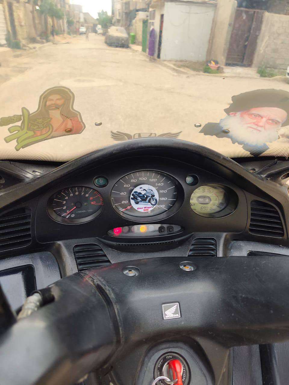 سلام عليكم للبيع سلفر ونج بقلاوه مكينه 600 وراد امريكي دشبول 200 مكينه بلادي برغي مامفتوح كله شغال اي نقص ماكو شلعه معدل توب تخم تايرات جدد دبلات نضيف دراجه مال جناي سعر دراجه 13 بغداد زعفرانيه
***********
