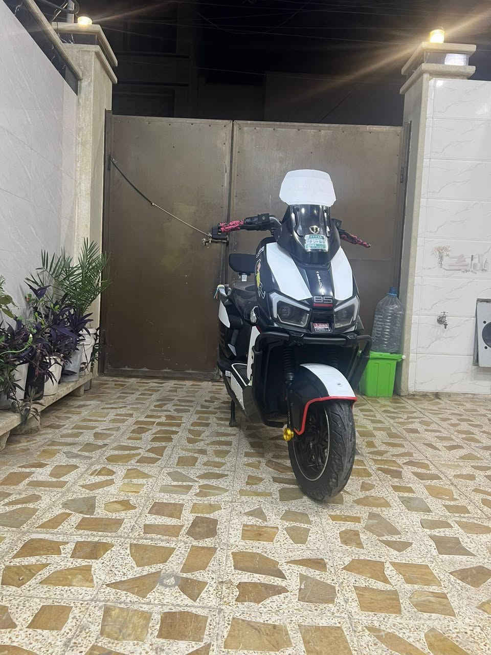 السلام عليكم
ريان صاعقه دراجه شحن

نضافه فول سوده
دبل سويج دبل بصمه
ست بطاريات دبل مصطره
ماشيه 240 الف
دبل دسك امامي
زوج تايات جديد
سرعه 85 حقيقي
تمشيك 75 كيلو
شرط على الفحص وين من يعجبك

زينول عالي ناصي 

*********** ملاحضة المو شراء لا يكسر بيها السعر مليون 150
