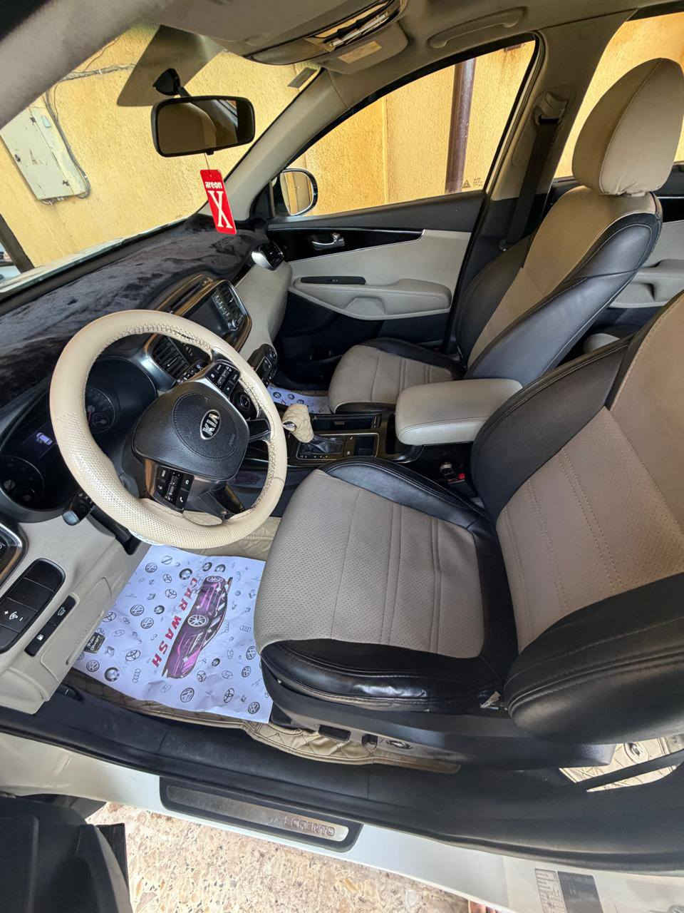 سورنتو خليجي موديل 19 مكفولة من الصبغ وتبديل عدا نص جاملغ امامي 
مواصفات 
بونراما
بصمه تشغيل 
صندوق كهرباء 
سته سلندر 
سبعه راكب 
تلث قطع تبريد 
كشنات كهرباء وجلد
حساسات أمامية وخلفية 
لد امامي خلفي 
تخم تاير وصدر بلكارتون 
رقم بغداد بسمي 
مكان بغداد 
السعر233
***********
***********
ملاحظه مكينه وكير شركه مفتوحات 
يرهم مراوس بسورنتو احدث 23
