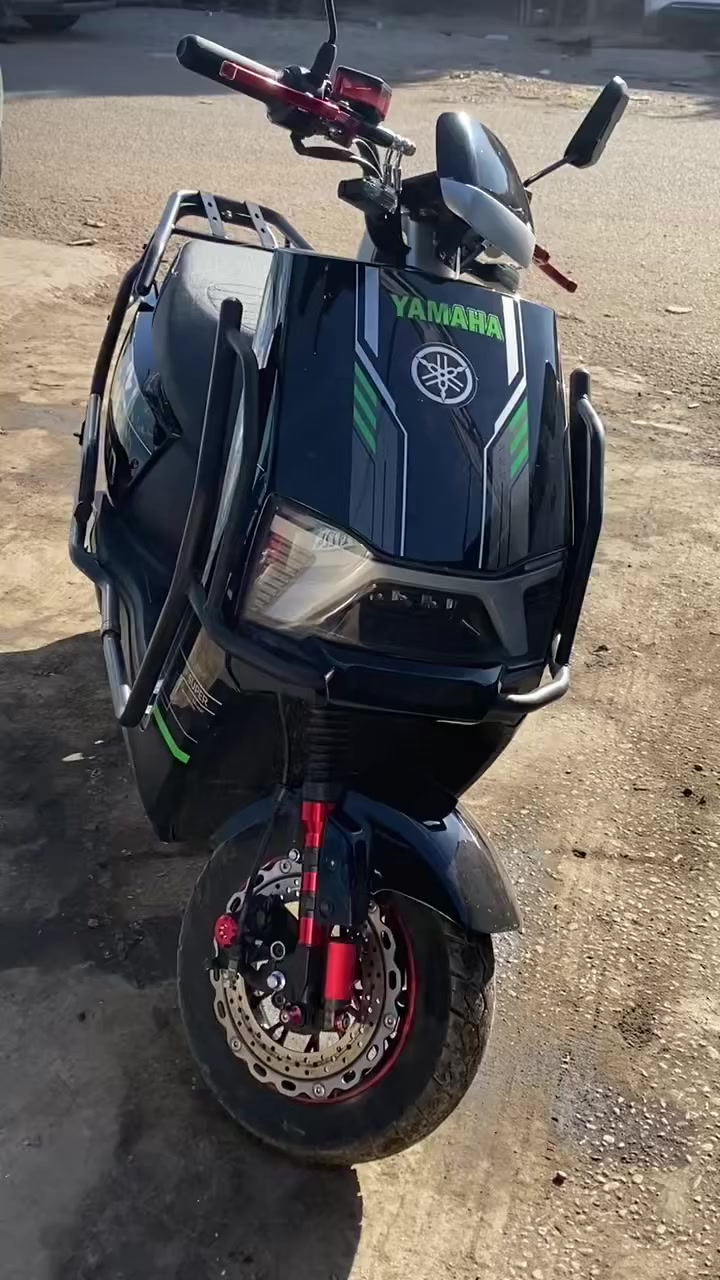 سلام عليكم 
شحن للبيع 
نضيفه حيل ومابيها اي مشكله دراجه جديده تكدر تشدلها بوكس دلفري ودراجه سبورت سرعتها ١٠٠ 
تشغيل عن بعد كهربائيات كلها شغاله شحنها حلو 
سعرها ٨٠٠ بعداد حي العامل 
***********
