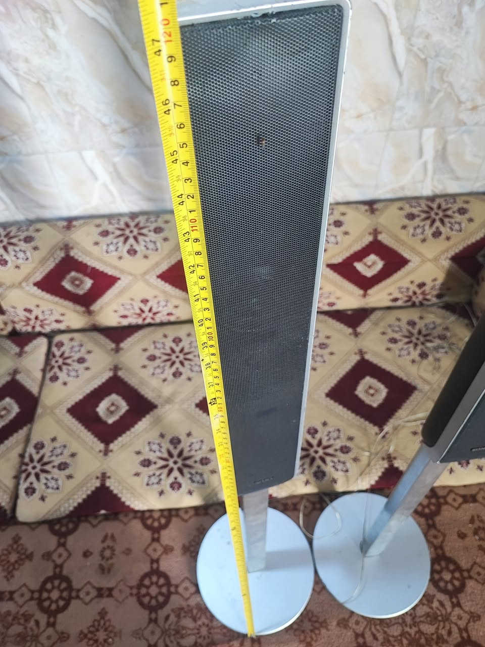 سماعات سوني عموديه مال باله شغالات ونظافه 90 بالميه الارتفاع 120 سم سعرهن 55 الف موجود توصيل ***********
