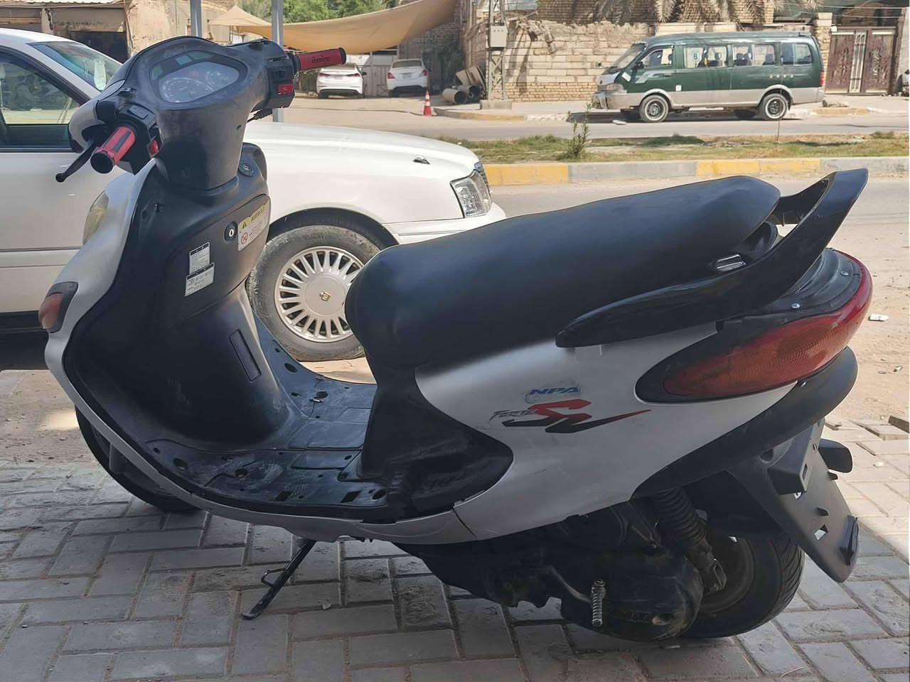 السلام عليكم ورحمة الله وبركاته
دراجة دولفين للبيع/ تشتغل سلف وهندر ، كهربائيات كاملة شغالة ، مكينة ناعمة ، كابريتر حاويات ، باتري جديد ، كتف شحن باتري جديد ، الشراي يدخل خاص او يتصل على الرقم *********** / مكاني شامية~صلاحية~مهناوية
