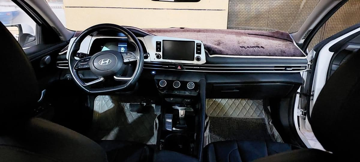 هيونداي النترا 2024  كامل مواصفات ——————————————————
الموديل : 2024. (خليجي ) . كوري تجميع الصين
المحرك : 1.5 دبل نوزل كير 8 سرعات
العداد : 71 الف كيلومتر 

❗️ابرز المواصفات للسيارة
🔅بصمة تشغيل بصمة ابواب
🔅شاشة اصلية أبل كار بلي
🔅عداد سرعة ديجتل 
🔅مقاعد جلد  اسود
🔅6 ايرباك (الدشبول الدركة التكم المقاعد)
🔅لايت led 
🔅لايت زنون عالي ناصي
🔅فتحة سقف
🔅الدركة شكل الرياضي حرف D
🔅ويل رياضي حجم 17
🔅تبريد قطعتين
🔅مري كهرباء+ اشاير بالمري
🔅كروس سرعة وفول تحكم ستيرن
🔅حساسات امامية و خلفية +كاميرا 
🔅سايد بريك كهربائي
🔅درايف مود+اوتوهولد 
  

 ملاحظة  ....
بدون حادث اي داخل و خارج
بدون سمكرة و تعديل حار و بارد 
بس في الصورة بالدعامية فقط 

السعر  140 بي مجال 
الرقم  *********** 
مكان بغداد
