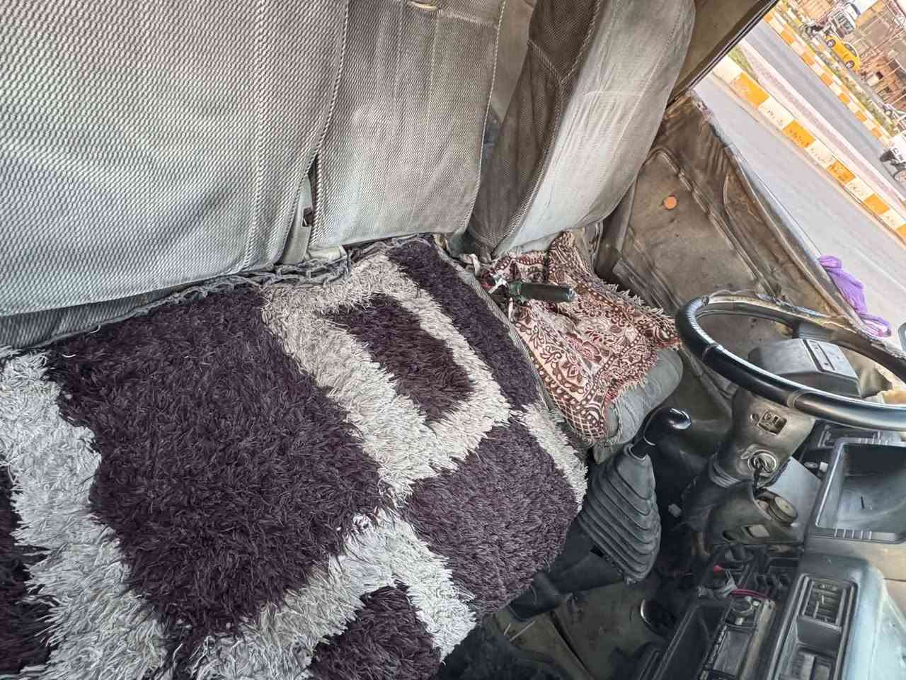 للبيع كيا بسته كير ومكينه سياره جاهزه كشر كدامك موضوح بل صوره دواخل حلوات رقم احمر فقط مكاتبه اسويلك راعيها ماندله 
العنوان ناصريه مركز 
رقم الهاتف ***********
