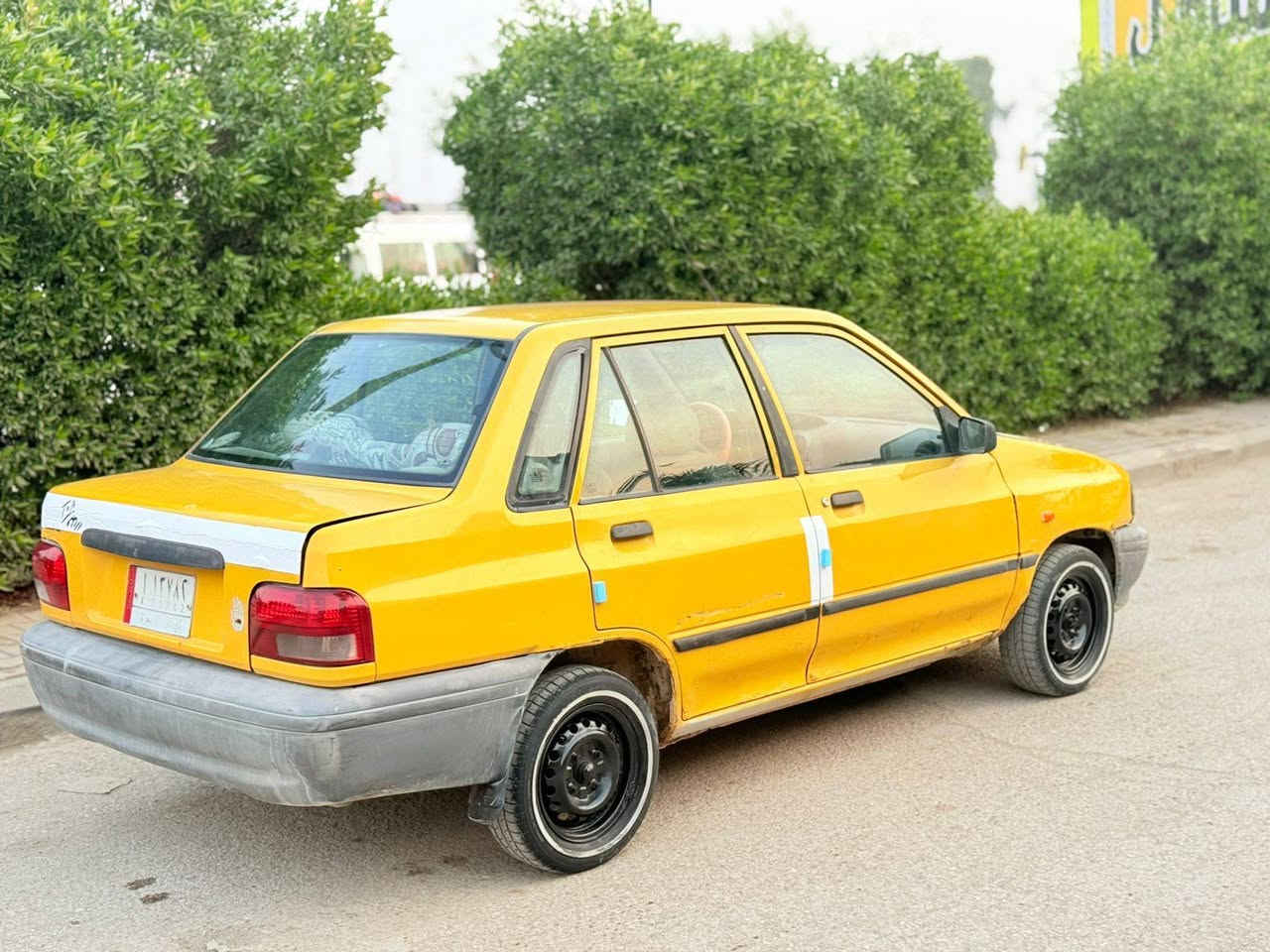 السلام عليكم سياره البيع سايبا 2015سياره جديده كير ومحرك وداديه وتخم تاير مصفره هيه وغرام سنويه جديده السعر 26وبيه مجال  مكان سياره السماره السفسار ***********
