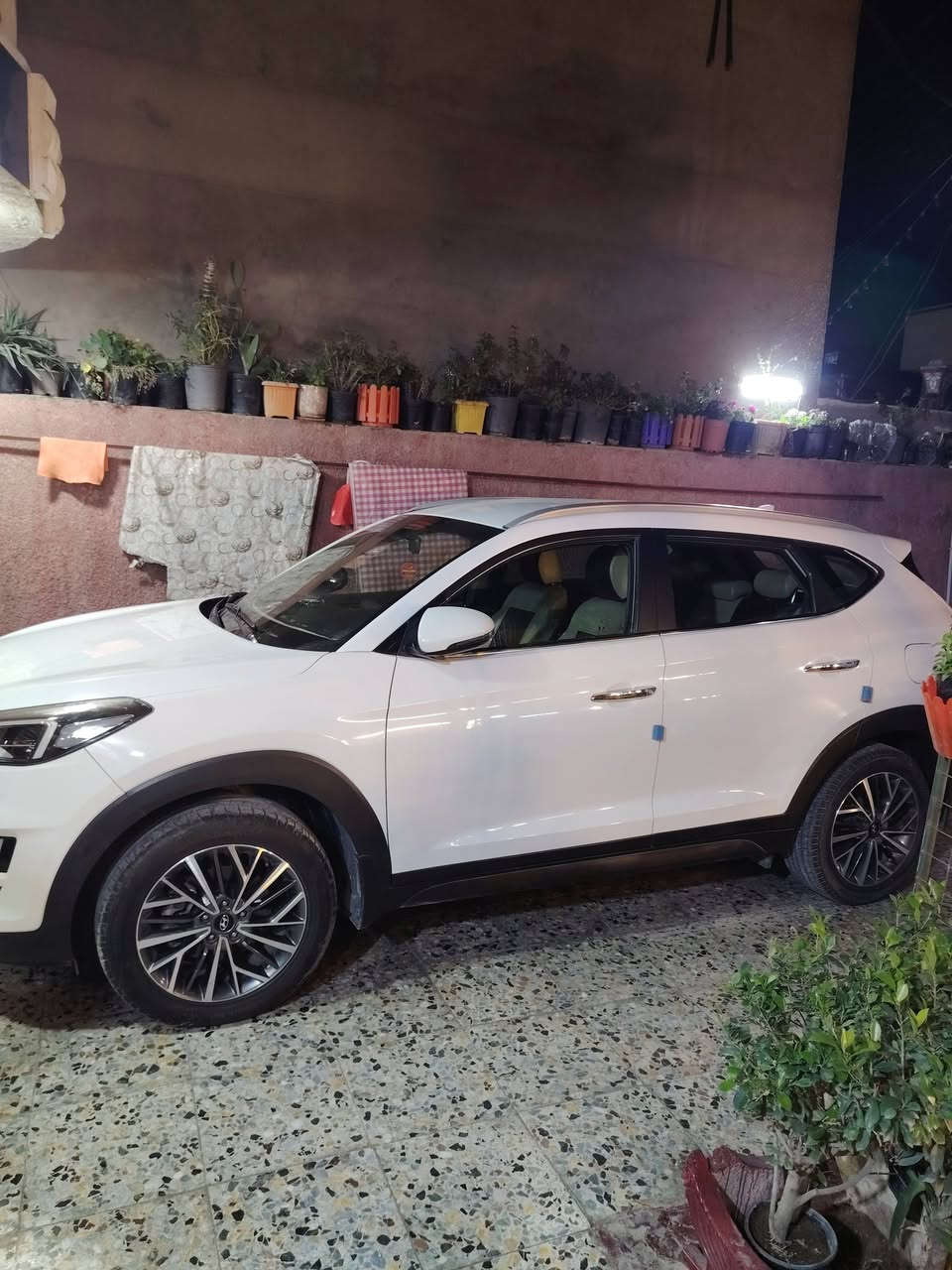 توسان ٢٠٢٠ الكاصد ماشية ٩٢ سيارة مكفولة عدا رصعة بسيطة رقم بغداد السعر 200$ ***********
