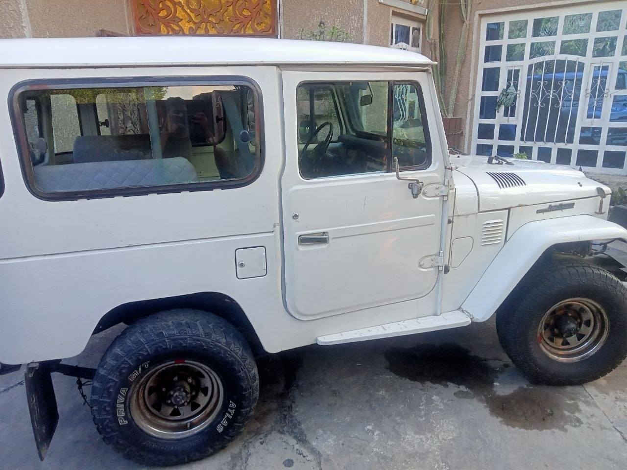 سلام عليكم شلونكم شباب
اف جي للبيع 
موديل 1982 المعرف لا يعرف 
عكرب تحويل ثاني يوم السيارة بسمي 
مكانها بغداد الرقم *********** 
اخوان ممتوجد بل فيس بس اتصال
