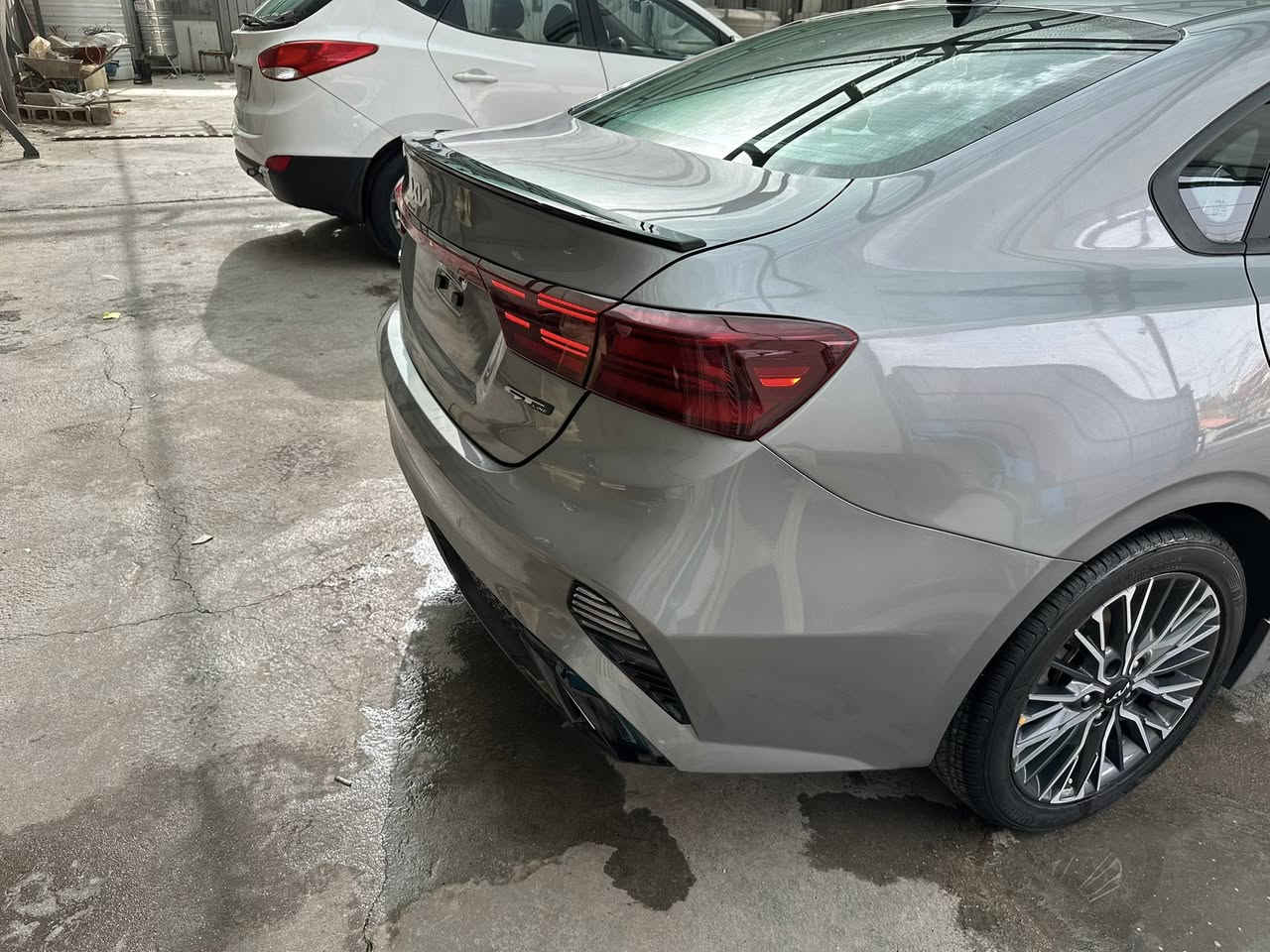 فورتي ٢٠٢٣ وارد امريكي حادثها موضح بالصور
باب وجامغ امامي جيتي لاين ماشيه 43  الف كيلو من ميل 
مكاني بغداد ***********
