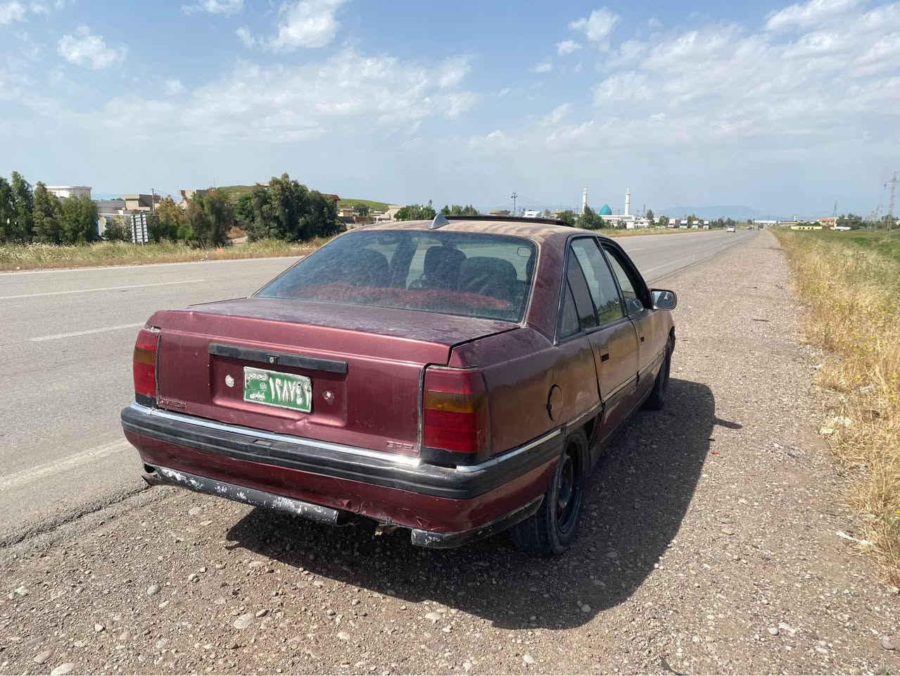 سلام عليكم اخوان اوميكة محرك 20 كير ومحرك شرط إسارة بيها سنوية ومستمسكات مال شرعي بس ما اندله وين السعر 15 ومجال سيارة بدون ضربة *********** موصل, نينوى
