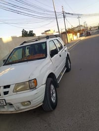 ازوزا 2004 كير ومحرك بلادي كير اوتو  تبريد شغال حجم المحرك 3200 6سلندر...