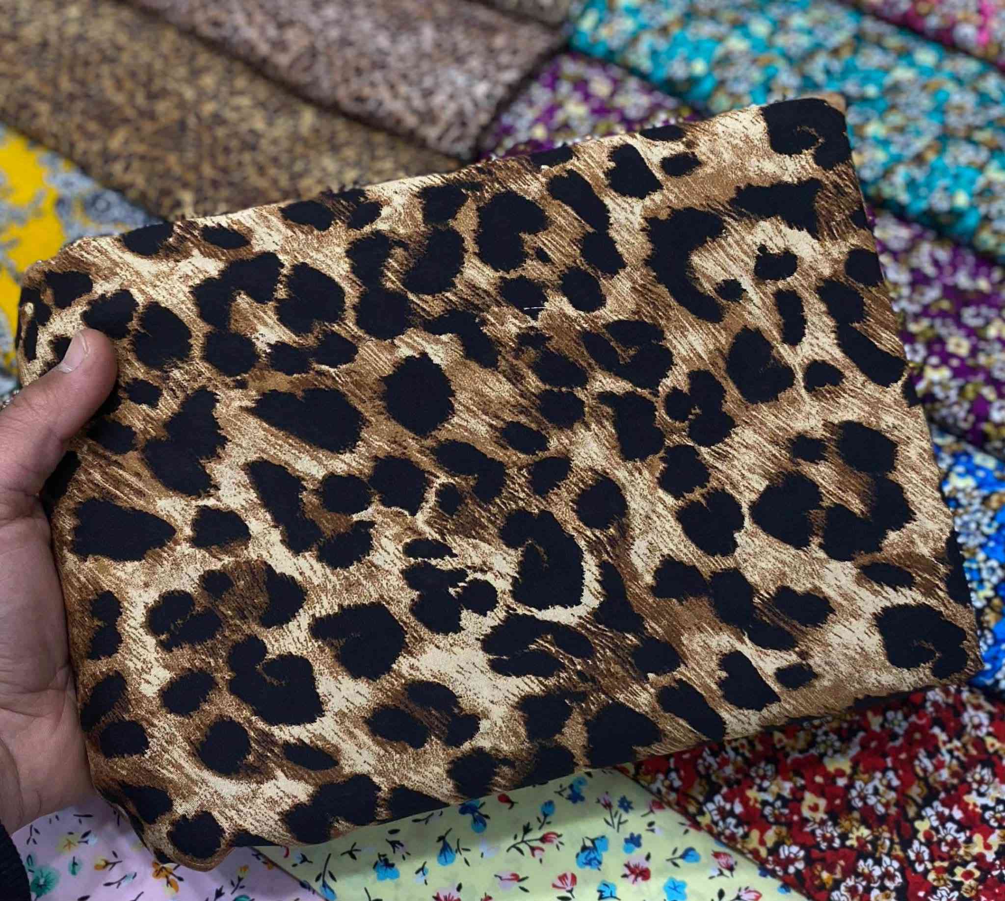 بيع الاقمشه بأنسب الاسعار
وتوجد خياطه الملابس والتقريم
في بسمايه مجمع A312
الاستفسار خاص 💖


**إذا كنت صاحب هذا الإعلان وتريد حذفه لأي سبب، رجاءا أرسل رسالة إلى الدعم الفني**