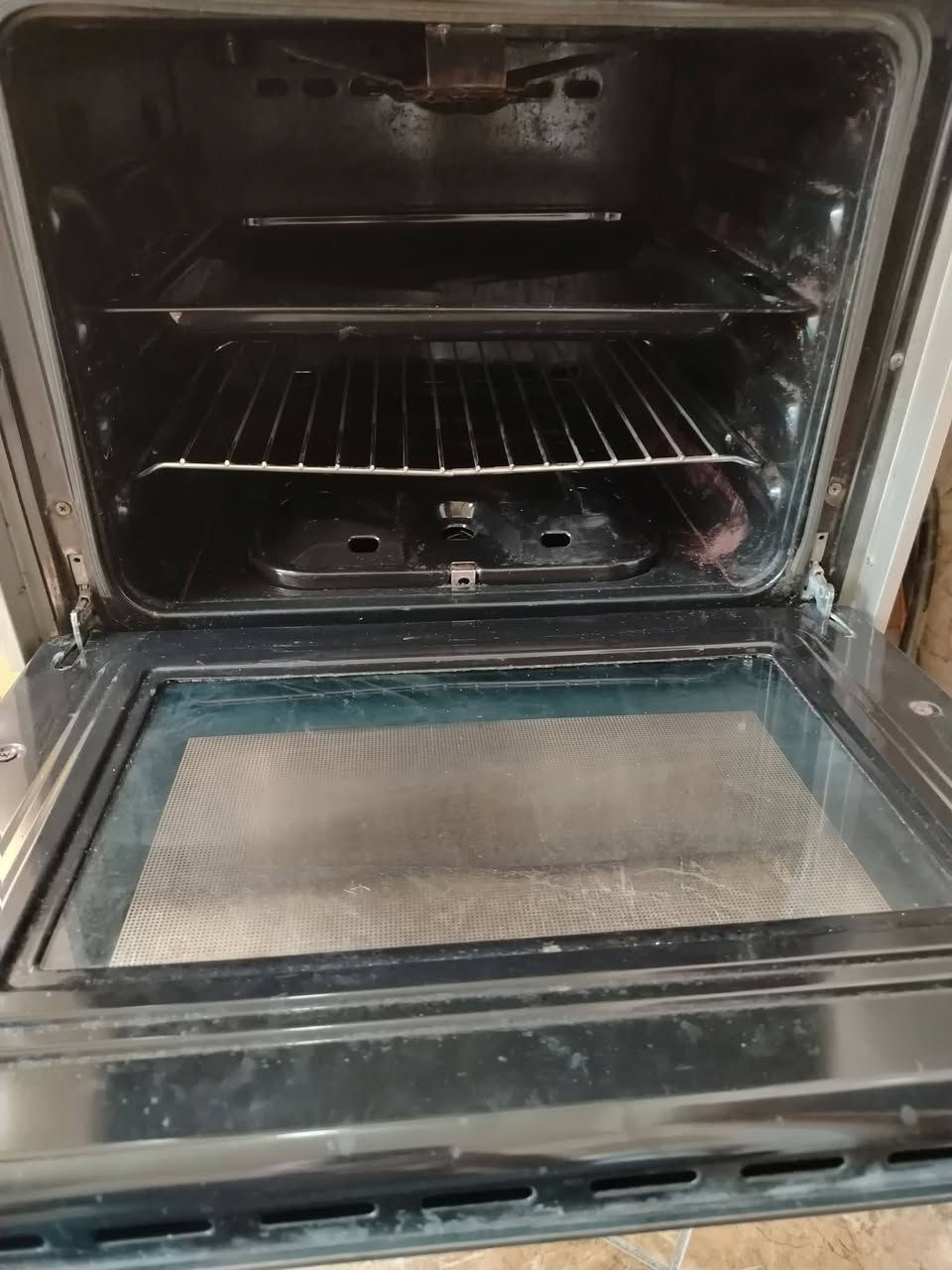 سلام عليكم طباخ للبيع كله شغال ناره زركه صافيه تخبل ولفرن شغال كله عل فحص السعر المطلوب 100وبي مجال مكاني فلوجه حي الشهداء 
***********
***********
