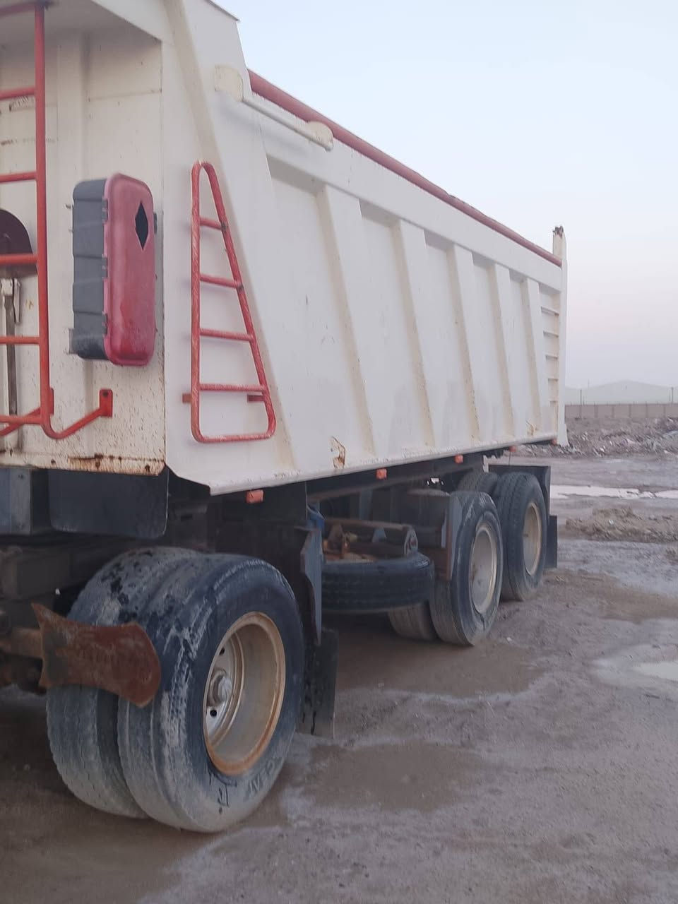 سلام عليكم مقطوره لبيع شاصي ١٦ دناكير ١٦ ألماني مكان بصره رقم تلفون ***********
