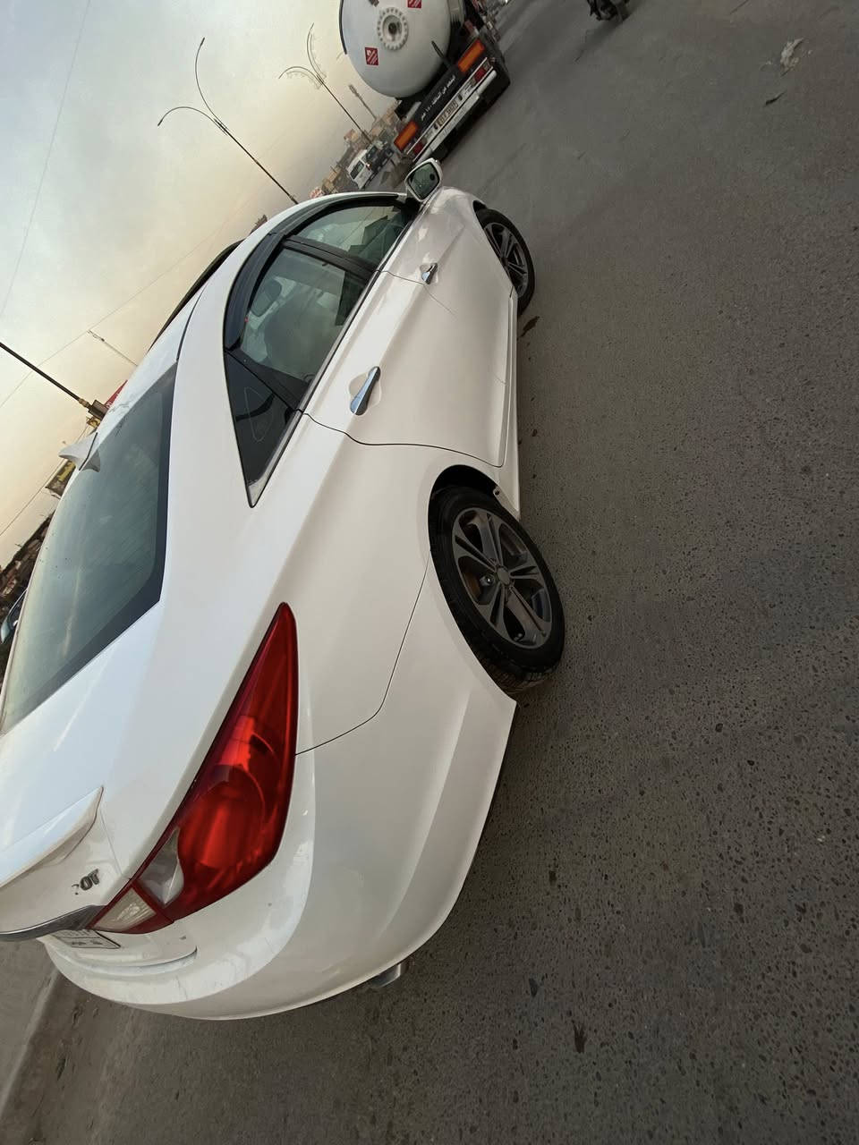 السلام عليكم سوناتا ٢٠١٤السياره حادث جاملغ وبنيد بدون دواخل كله ليبل واحد وكير مكينه حداده تبريد مكفول كشنات تدفئه تبريد فتحه بصمه شفتات شاشه جلد فول للاخير كشن كهربا معروضه ب١١٣بيه مجال رقم بغداد سنويه جديده مكانه بالحله بالمركز رقمي ***********
