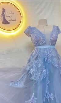 فستان نفش بدون سيم ملبوس مره نظيف جدا يرهم لخطوبه او حنه او لاخت العري...