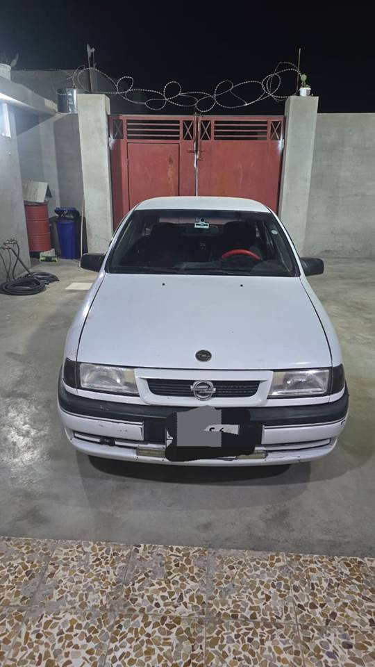 السلام عليكم 
فيكترا  حجم 18 كير توماتيك موديل 1990 
لون ابيض رقم اربيل باسمي 
السيارة كاملة من كل شي ما تصرف عليها 
السنوية والهزة منتهية صارلها 3 اشهر 
نبيع شرط تحويل 
السعر 50 ورقة 
عليها غرامة 70 الف تنزل من السعر 
مكان السيارة تلعفر للاستفسار *********** سنجار, نينوى
